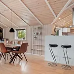Sakulfuer - 2-5km From The Sea By Interhome