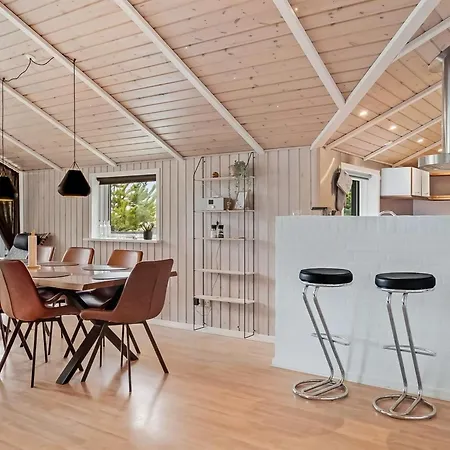 Sakulfuer - 2-5km From The Sea By Interhome