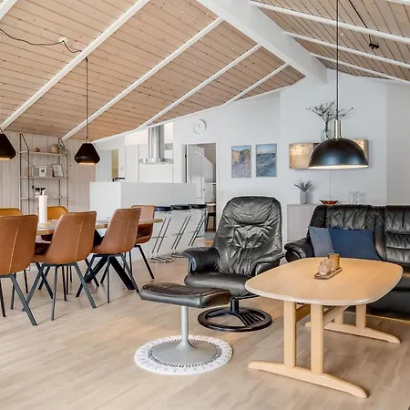 Sakulfuer - 2-5km From The Sea By Interhome Bolilmark